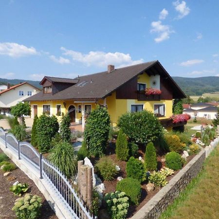 Scenic Apartment With Balcony Garden Deckchairs Barbecue Gleißenberg المظهر الخارجي الصورة