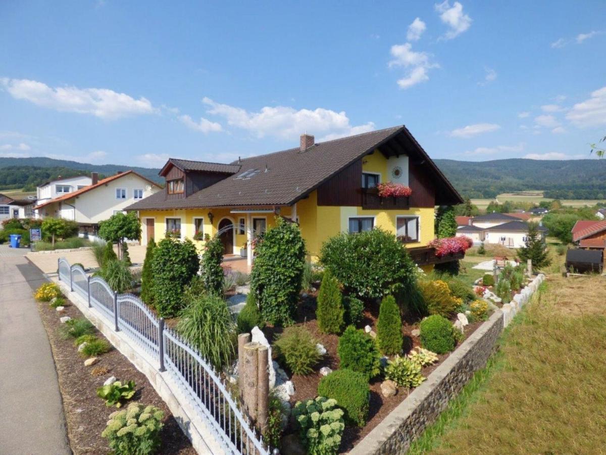 Scenic Apartment With Balcony Garden Deckchairs Barbecue Gleißenberg المظهر الخارجي الصورة
